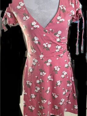 Hollister Dusty Rose Floral Wrap Midi Dress